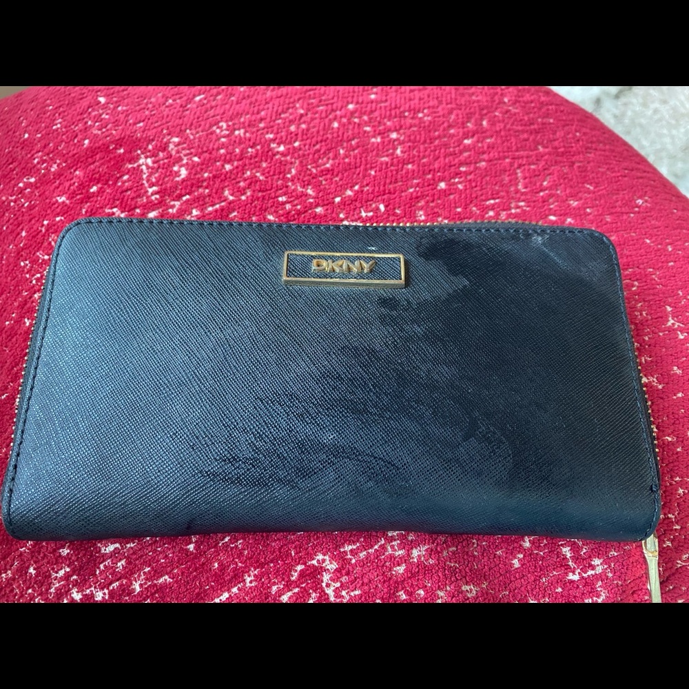 Like new dkny wallet/clutch